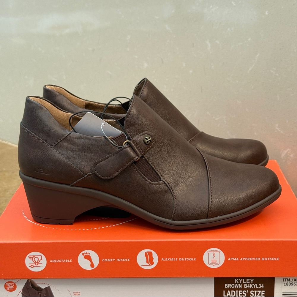 NIB JBU Kylie Tailored Shootie